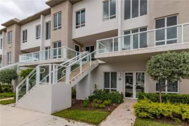 Main picture of 10245 NW 63rd Ter