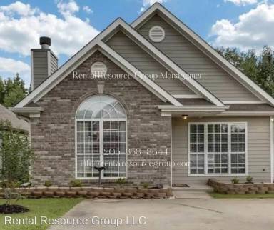 Main picture of 304 Camden Cove Cir
