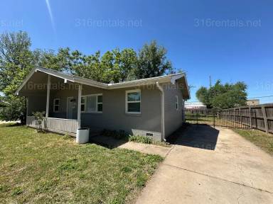 Main picture of 2467 S Walnut St