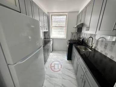 Main picture of 1941 Colden Ave