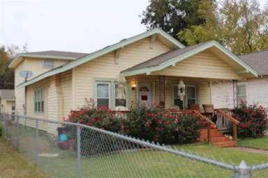 Main picture of 2106 E Randolph Ave