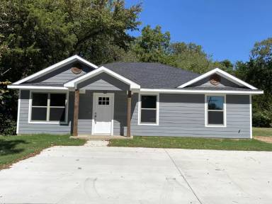 Main picture of 707 W Murray St