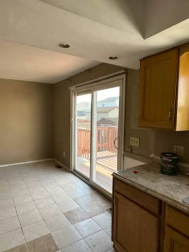 Main picture of 610 N Victoria Ave