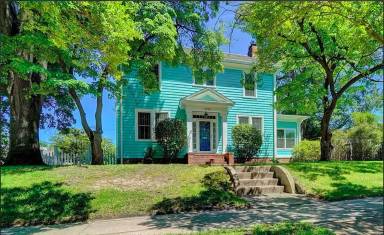 Main picture of 3916 Gosnold Ave