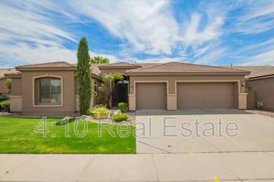 Main picture of 463 W Canary Way