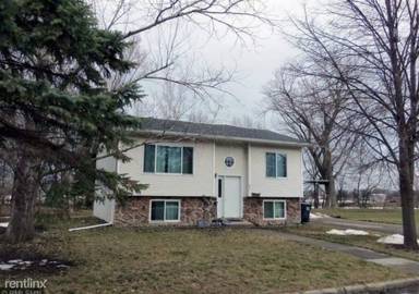 Main picture of 521 E 9th St