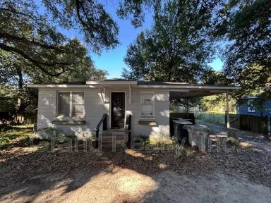 Main picture of 114 Yoakum Ct