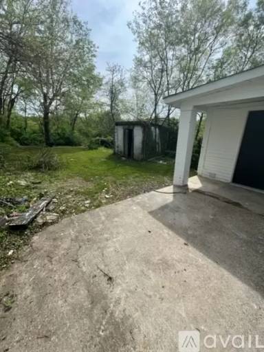 Main picture of 410 E 8th St