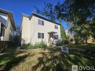 Main picture of 417 Roy St N