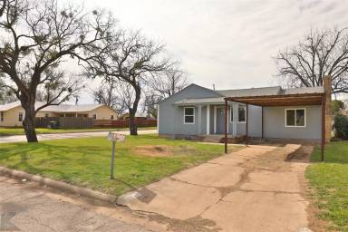 Main picture of 2242 Vine St