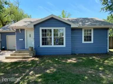 Main picture of 2431 SW 22nd St