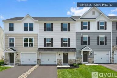 Main picture of 1047 Ellie Ln W