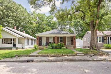 Main picture of 4537 Crittenden Ave
