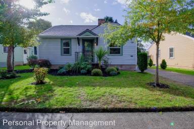 Main picture of 807 W 21st St