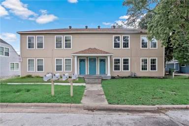 Main picture of 908 E 25th St