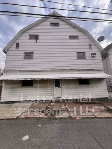 Main picture of 168 S Main St