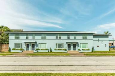 Main picture of 2424 Avenue P