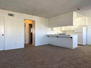 Main picture of 449 W 22nd St