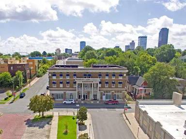 Main picture of 101 S Victory St