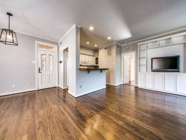 Main picture of 6318 Richmond Ave