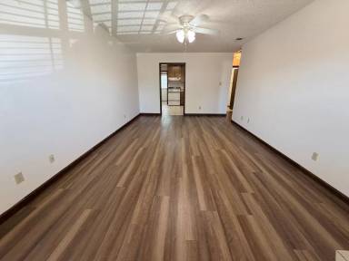 Main picture of 1755 Poplar St