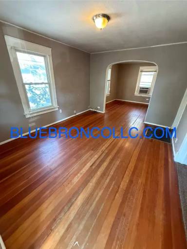 Main picture of 5216 Saida Ave