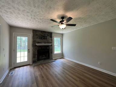 Main picture of 208 Cobblestone Ct