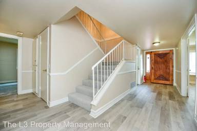 Main picture of 8751 Brooke Ave