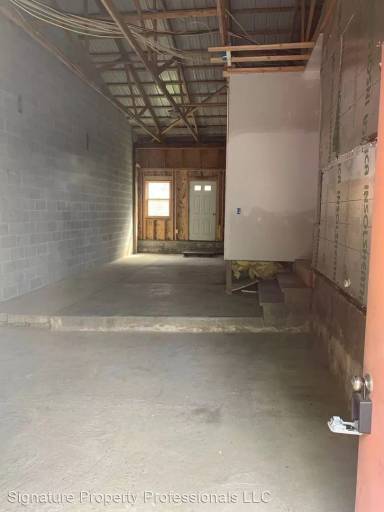 Main picture of 119 W Market St