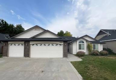 Main picture of 3261 N Dixon Ave