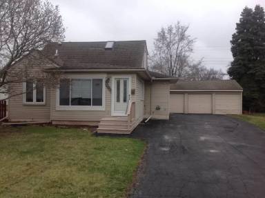 Main picture of 17261 Euclid Ave