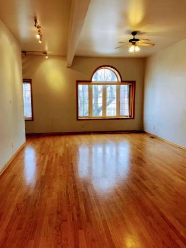 Main picture of 3820 S Emerald Ave