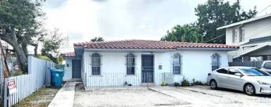 Main picture of 726 NW 22nd Ct