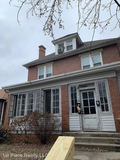 Main picture of 2135 Summit St