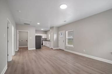 Main picture of 5703 Valley Dr