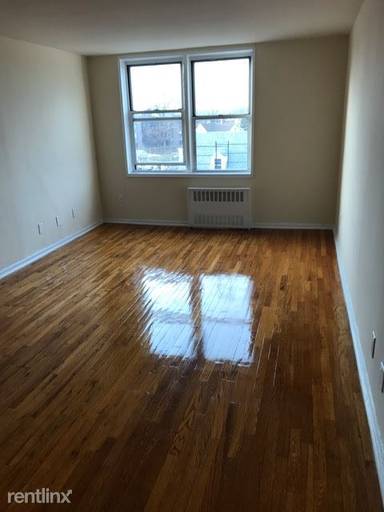 Main picture of 22410 Jamaica Ave