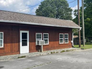 Main picture of 1654 Old Highway 27