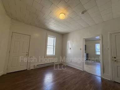 Main picture of 347 S George St