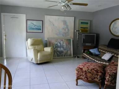 Main picture of 1905 Miami Rd
