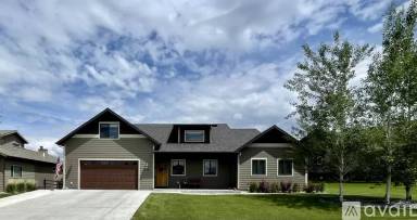 Main picture of 394 Arrow Trl