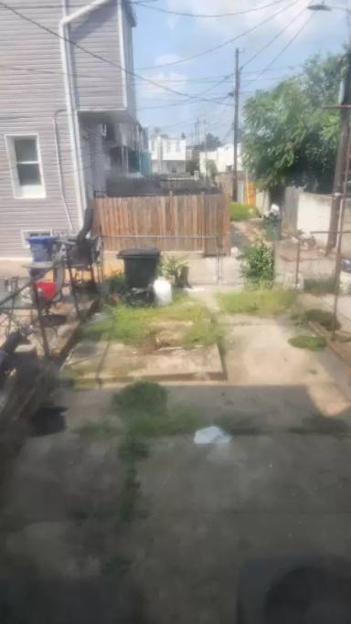 Main picture of 2518 E Madison St