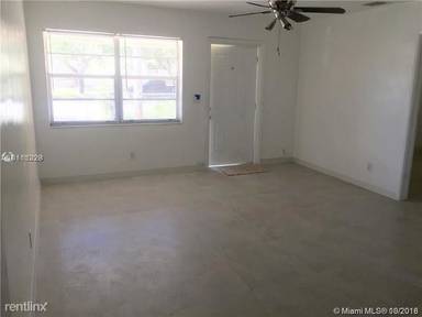 Main picture of 5611 Simms St