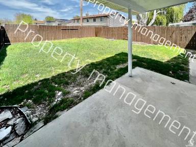 Main picture of 202 W 2050 N