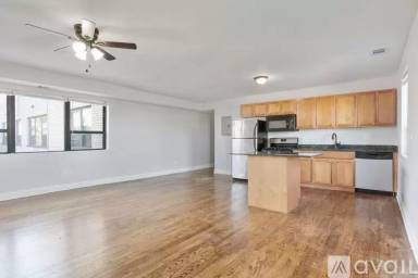 Main picture of 7616 N Marshfield Ave