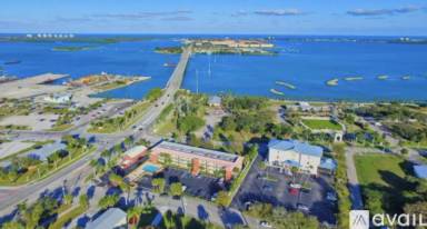 Main picture of N Indian River Dr