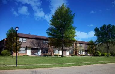 Main picture of 300 Chapel Square Cir