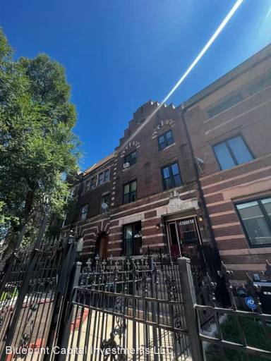 Main picture of 3813 S Giles Ave