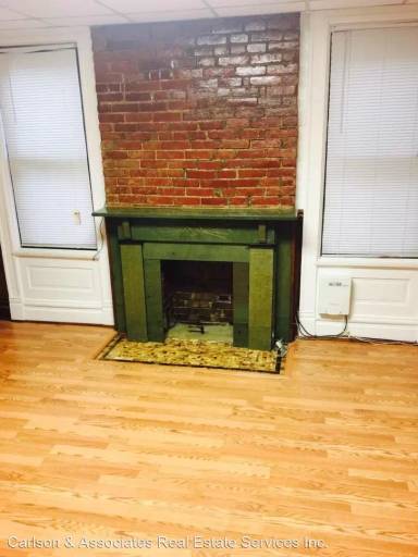 Main picture of 1926 E Carson St