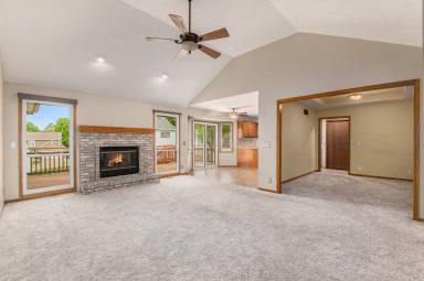 Main picture of 15206 Borman St
