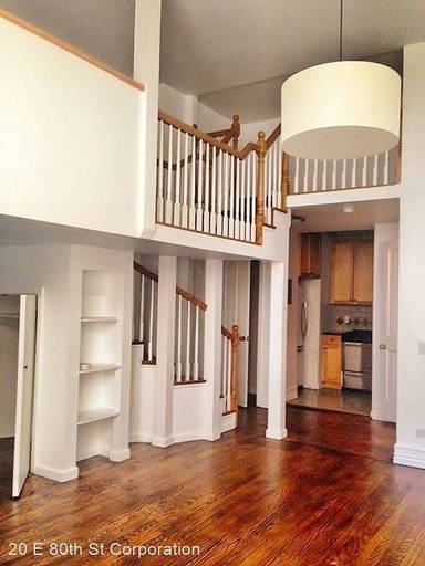 Main picture of 20 E 80th St